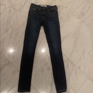 Hollister Skinny dark wash Jean